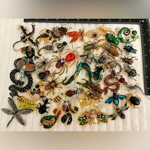 Huge Lot 50 Mixed Insect Reptile Brooches Rhinestone Enamel Snake Spider Beetle